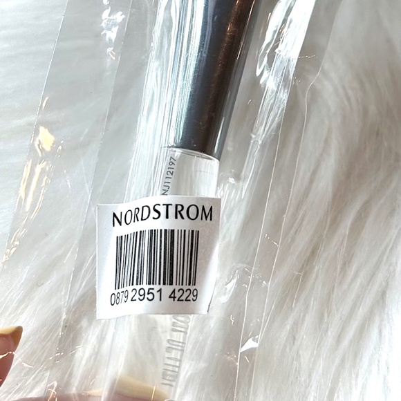 Trish McEvoy #62 Fan Brush (NIP) - Picture 7 of 8